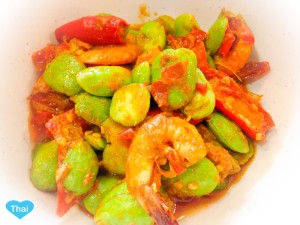 Sataw Pad Kung (ster-fried shrimp with sataw bean and shrimp saste) | Love Thai Maak