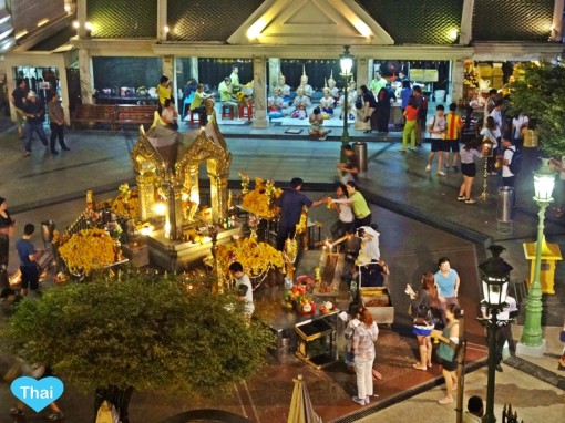 Erawan Shrine : Things to do in Bangkok with Love Thai Maak