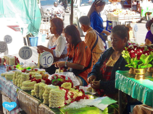 Bangkok’s Biggest Flower Market, Pak Khlong Talat | Love Thai Maak